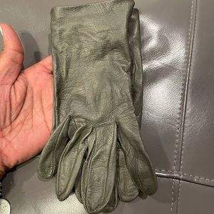 Genuine leather gray gloves
